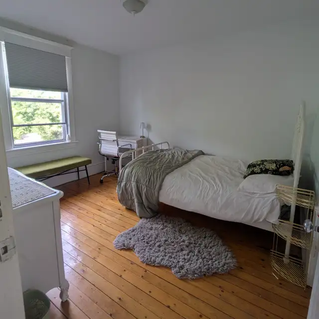 Private bedroom available near NSCC Leeds in Room Rentals & Roommates in City of Halifax - Image 2