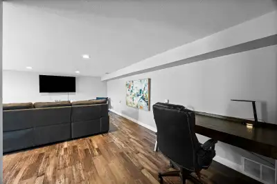 6-Month Rental Available: Dec 9, 2025 – May 31, 2026 Highlights: Private, self-contained ground leve...