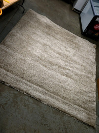 Brown Shag    Extra large area rug!New    display model!