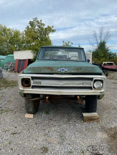3/4 Ton 4x4. 350 Standard. Great project. Have collected many parts. Has Southern Box, Frt Fenders,...