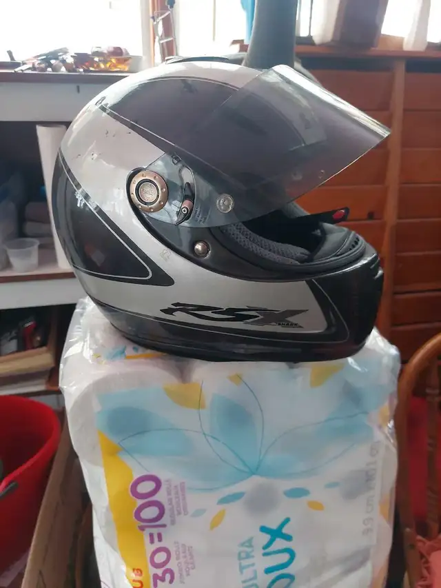 Motorcycle helmet and jacket in Other in Grand Bend - Image 3