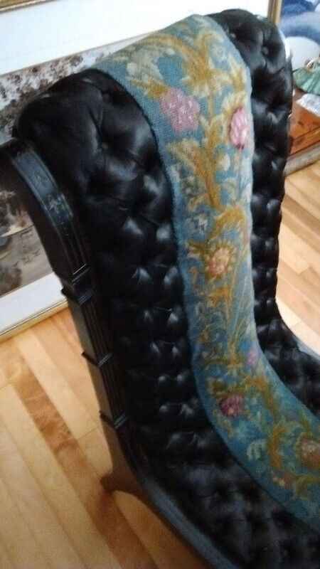 Antique Oriental Chair in Chairs & Recliners in Moncton - Image 2