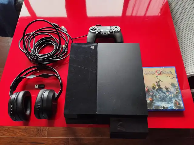 (Delivery) PlayStation 4 w/game