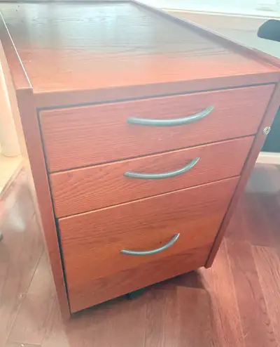Small wooden drawer cabinet in good working condition. • 3 drawers, smooth to use • Compact size – g...