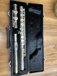 Gemeinhardt FLUTE MODEL 2SP MINT CONDITION. Ready to play. 