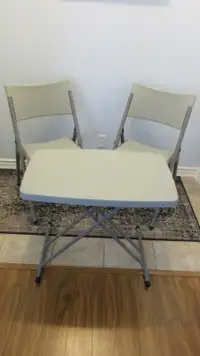 Ensemble table et chaises intérieur / extérieur