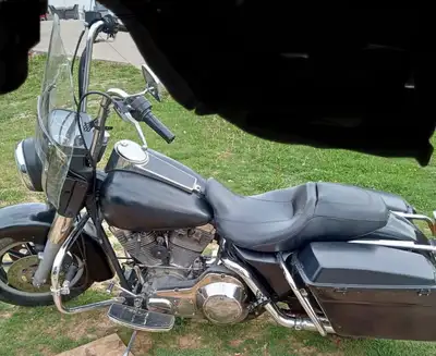 1990 Harley Davidson FLHS Sport edition of the Electriglide. Parting out with good clear ontario. Ow...