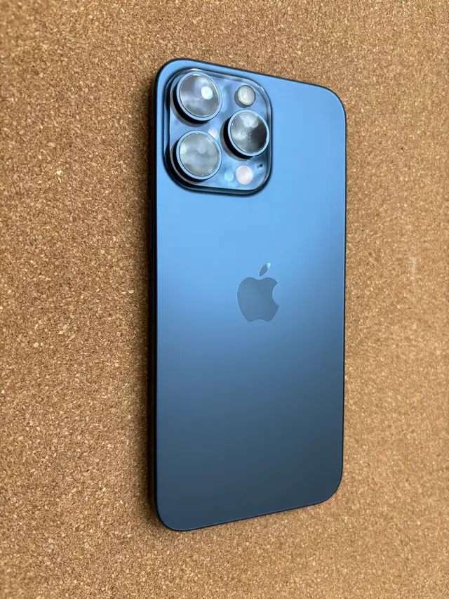 iPhone 15 Pro Max 512GB in Cell Phones in City of Toronto - Image 6