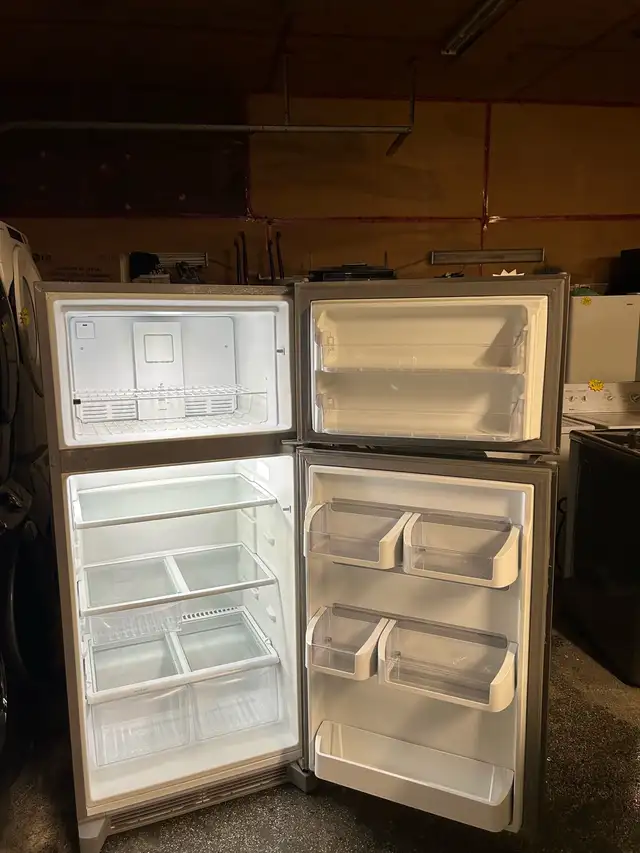 *Fridge- Frigidaire- %100 working 30 Days Warranty in Refrigerators in Kitchener / Waterloo - Image 3