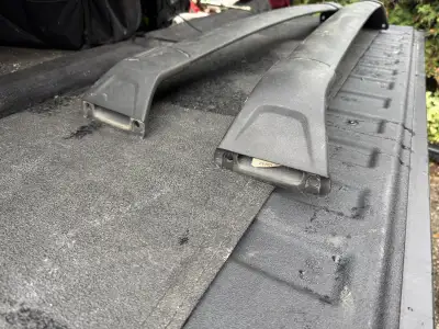 Enhance your Mazda cx9 with this pair of durable roof racks, ready for any adventure. These racks sh...