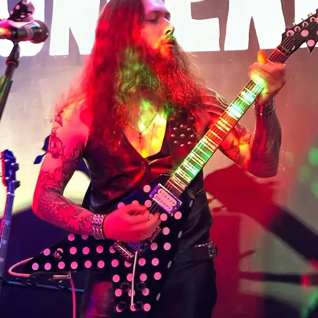 Beginner Guitar Lessons – Learn From a Live Performing Musician!64578851997570123