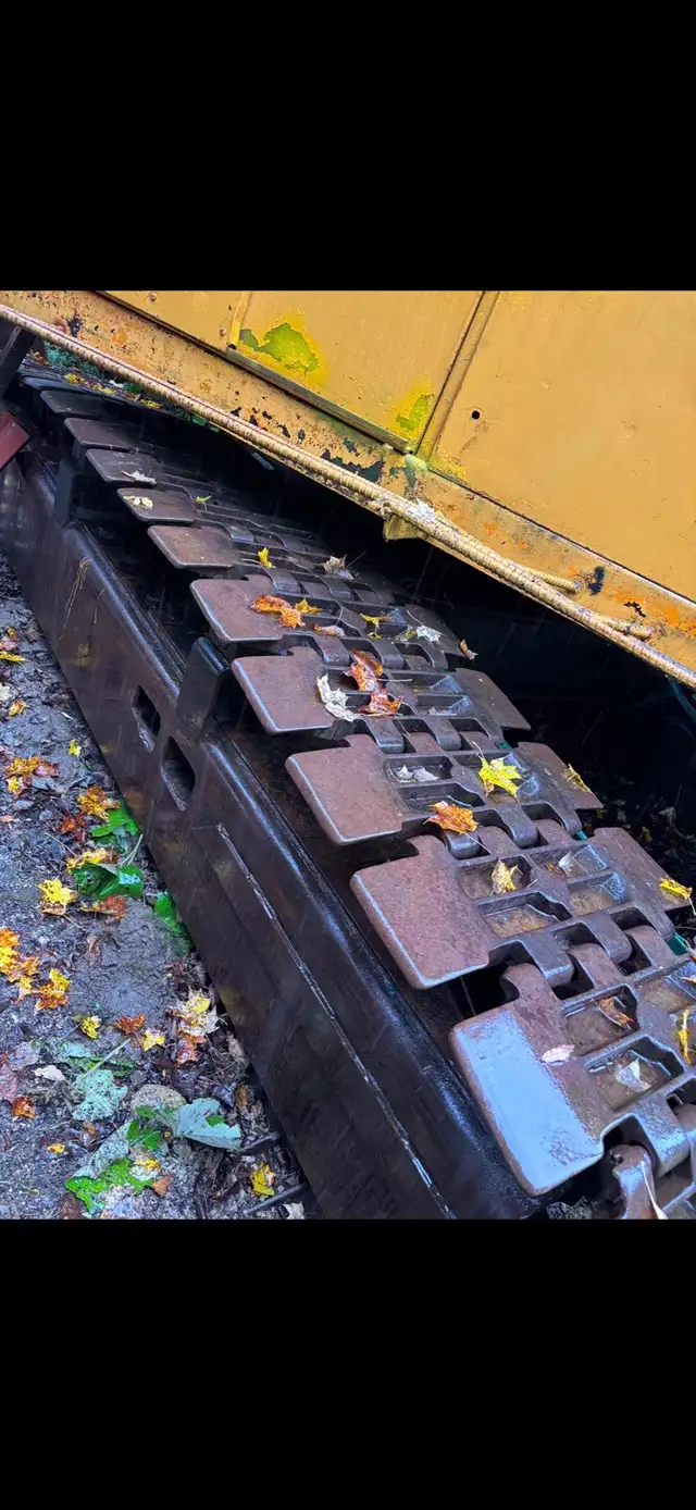 16-Ton Drott 40 EC Tracked Excavator $5,500 – Rolls Freely, Sol | Heavy ...