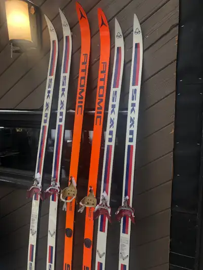 Decorative Vintage Cross Country Ski's & Poles Skan from Finland (77inch / 73 inch) Atomic from Aust...