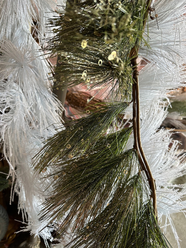 CHRISTMAS DECORATIONS ( 3 PIECES) JUST LIKE NEW  in Holiday, Event & Seasonal in Regina - Image 4