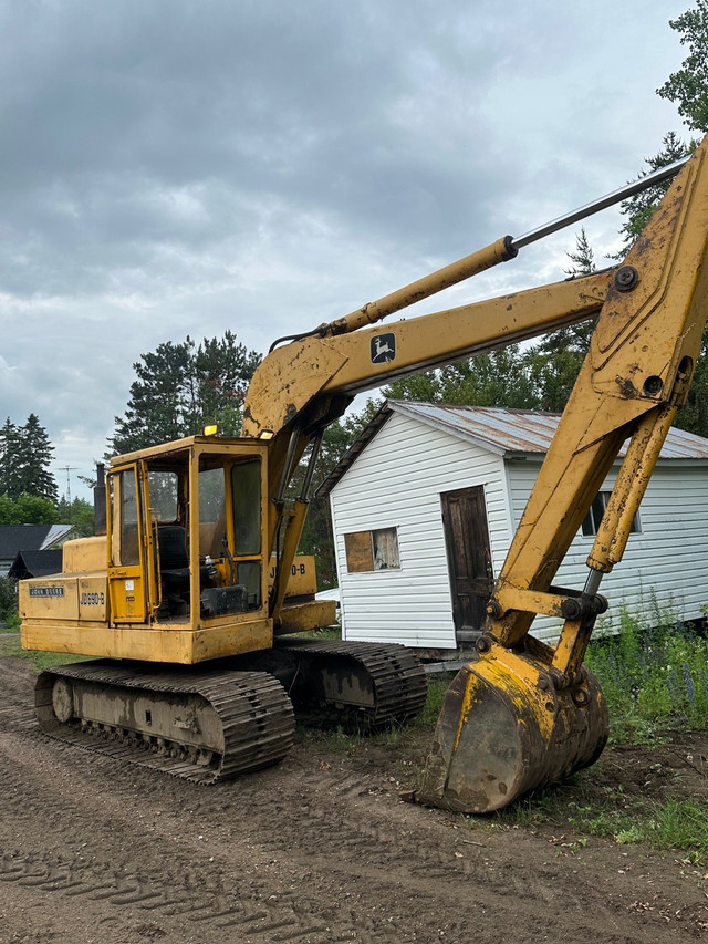 690b John Deere excavator  in Heavy Equipment in Belleville - Image 3