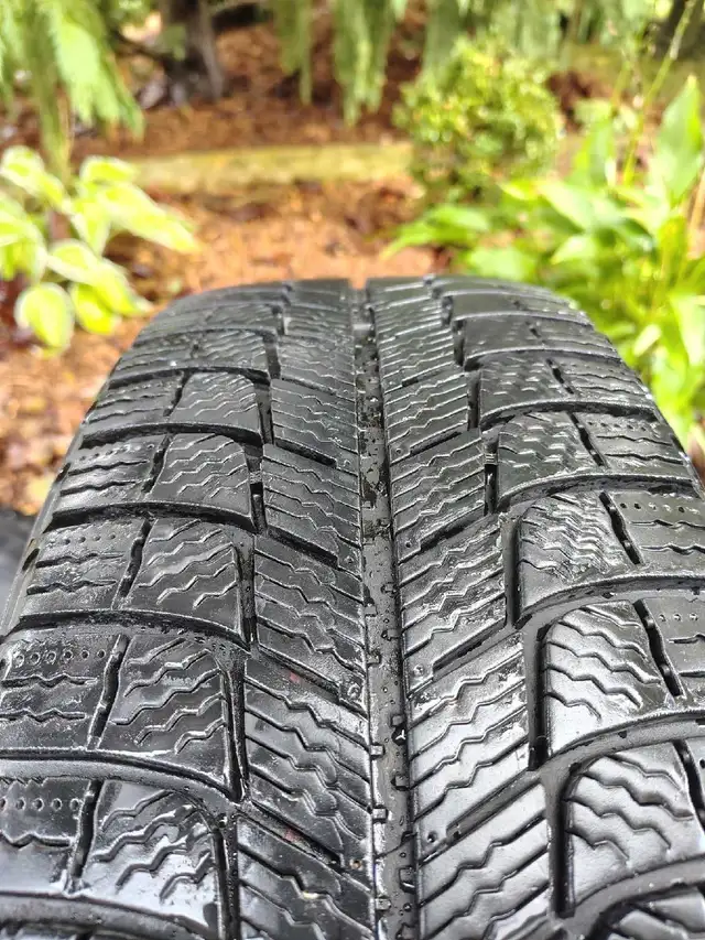 Snow Tires Michelin X-Ice in Tires & Rims in Kitchener / Waterloo - Image 2