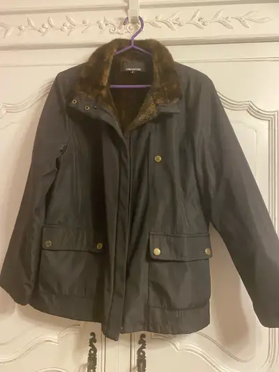 Manteau hiver Jones New York  femme.Avec  fausse fourrure.Médium, View more