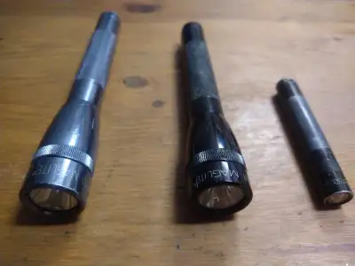 Maglite Lampe Poche LED , Instrument , Solitaire 60$ Cash ( 3 )