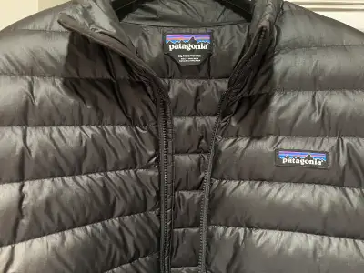 Patagonia puffer jacket “down sweater” black xl, View more