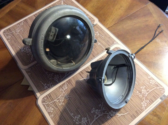 2 VINTAGE WESTINGHOUSE FLOODLIGHTS in Outdoor Lighting in Winnipeg - Image 3