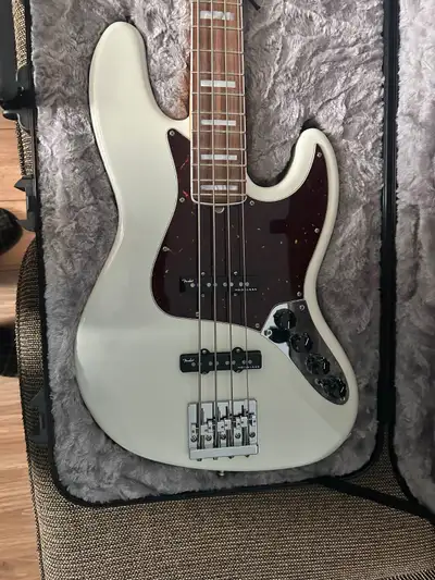 FENDER AMERICAN Ultra Jazz Bass Arctic Pearl, View more
