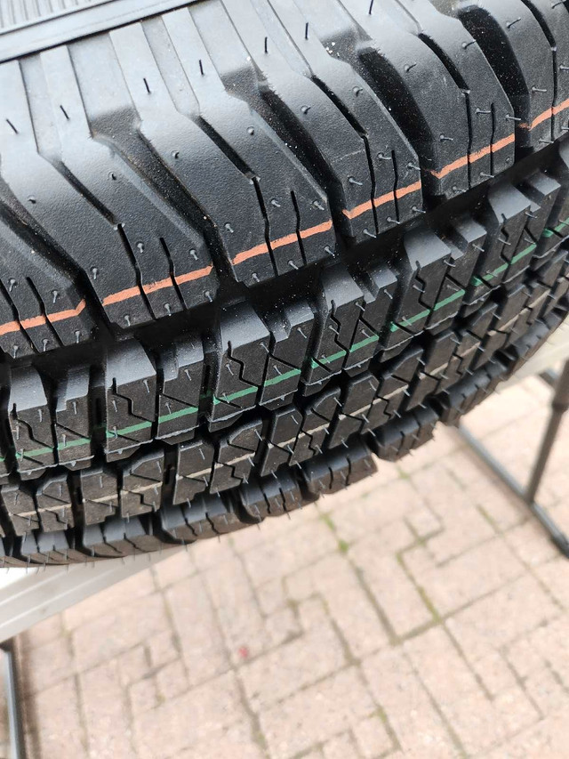Jeep Cherokee rim and tire in Tires & Rims in Kitchener / Waterloo - Image 4