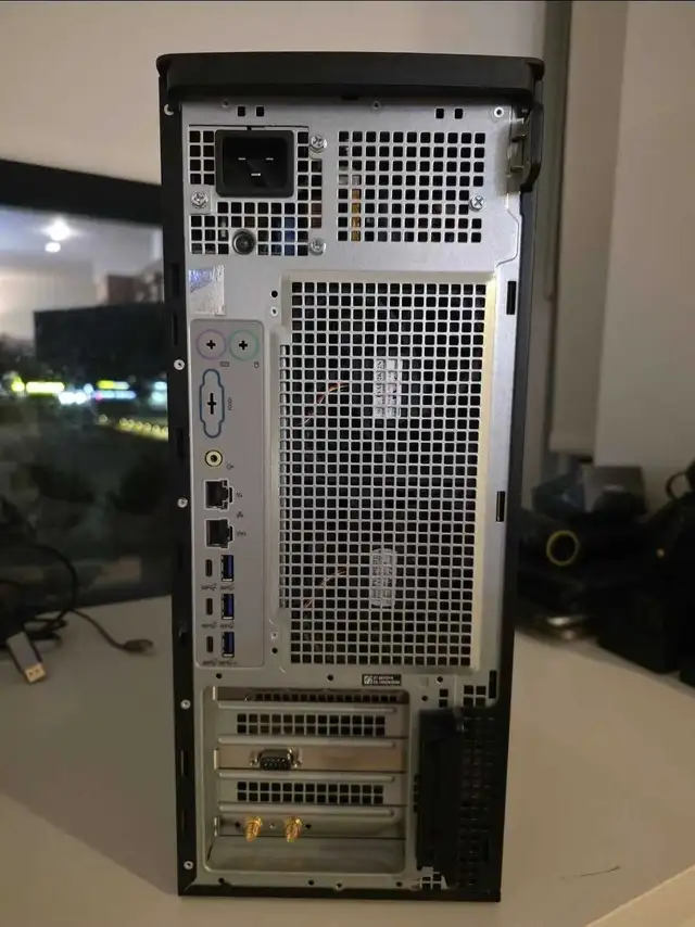 Dell Precision 5860 Tower - Workstation / Gaming PC in Desktop Computers in Edmonton - Image 3