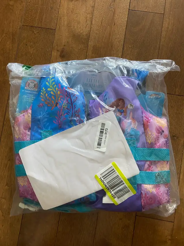 Disney Little Mermaid Life Jacket in Other in Guelph - Image 3