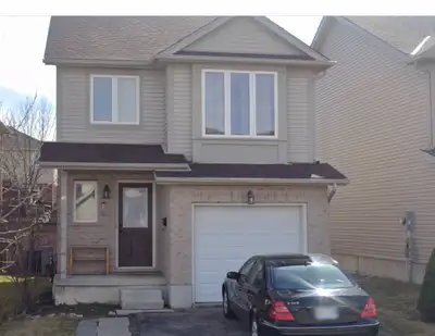 Detached house (upper unit) for Rent