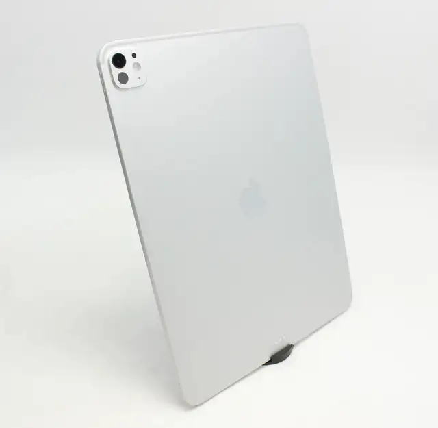 NEW Cellular [M5] iPad Pro 13” 8th Gen 256GB + Warranty! in iPads & Tablets in Ottawa - Image 4