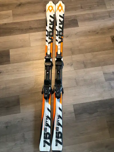 Specs: Downhill skis Wood core Rocker tip Dimensions: 120-75-105mm Bindings included