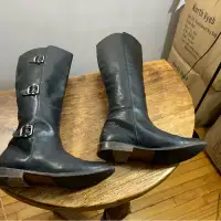 Frye cowboy style leather boots (femme)