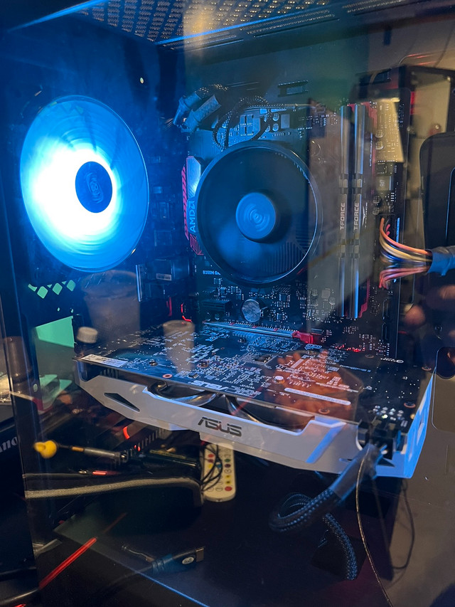 Pc gamer a vendre ou pour bureau et école Ordinateurs de bureau Ville de Montréal Kijiji