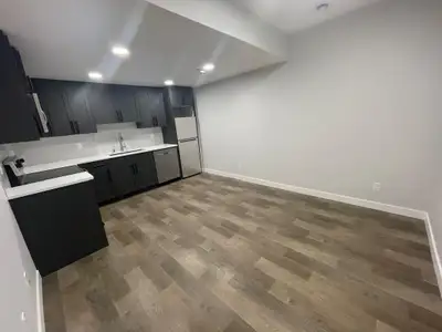 Welcome to this inviting 2-bedroom basement suite in the highly sought-after Setonstone community in...