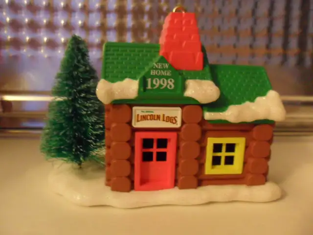 1998 Lincoln Logs Home Carlton Ornament. $12. Plastic. 3 1/2"L x in Arts & Collectibles in Saskatoon - Image 3