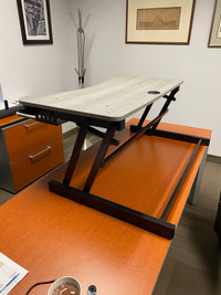 Rocelco 32” height adjustable standing desk riser