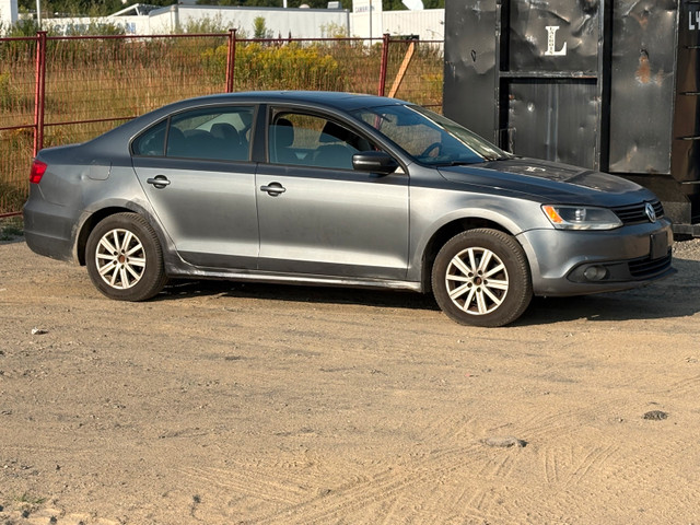 2013 standard Jetta 167km best offer in Cars & Trucks in Sudbury