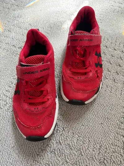 Under Armour Boys Shoes Size 2Y, View more
