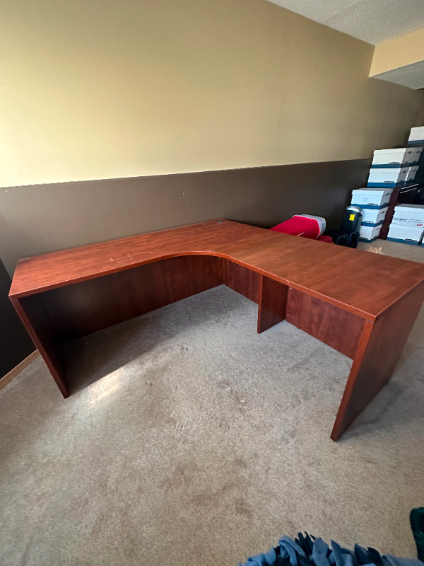 Cherry Lshaped desk Desks Saskatoon Kijiji