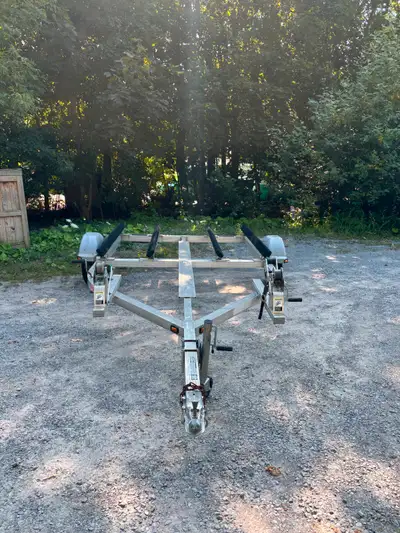 This is my personal Double in great condition Triton Aluminum PWC Seadoo trailer. I have owned it si...