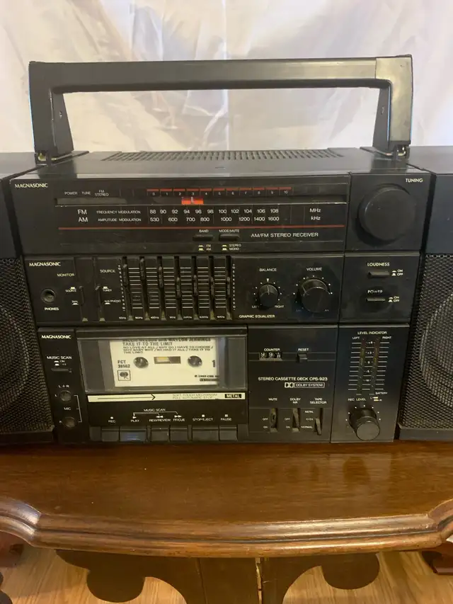 VINTAGE BOOMBOX425693234563000321