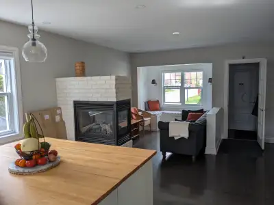 Superbe 6 1/2 sur 2 niveaux dans RDC  de duplex (3 chambres +)