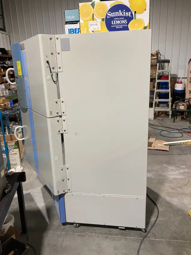 Thermo Fisher Scientific 995 sub zero freezer, 230volt and 130V in Freezers in Calgary - Image 10