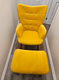 Accent chair with footrest 