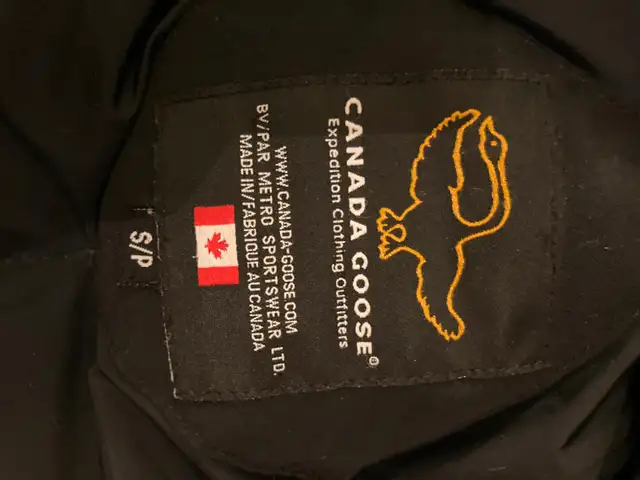 Men's Canada Goose Resolute Parka in Men's in City of Toronto - Image 4