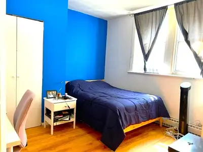 4 1/2 (2 bedrooms) for July ($1450/month)All inclusive