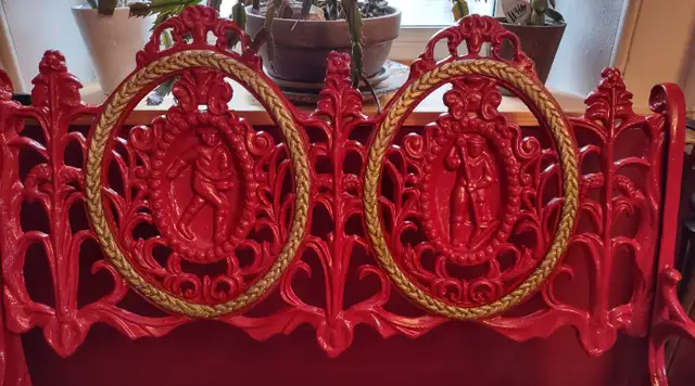 Victorian cast iron bench in Patio & Garden Furniture in Renfrew - Image 6