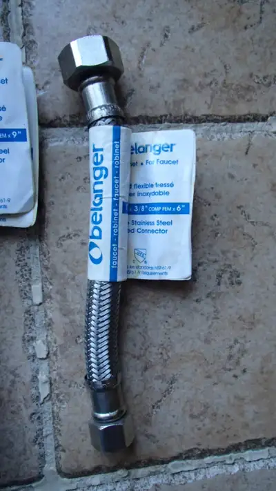 In perfect like new condition. Made of stainless-steel braided hose. Durable and practical to use -...