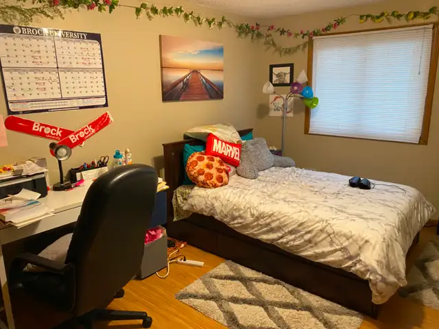 Rare 4 Bedroom Female Only Student  House For Rent In Thorold