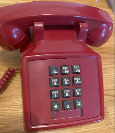 Telephone Vintage Red\Rouge - Northern Telecom (G-Type) Button, View more